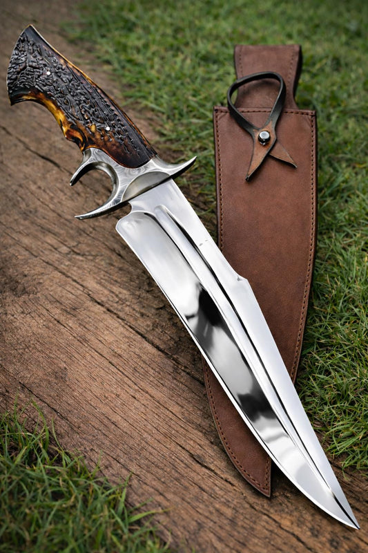 Kézzel készített D2 acél Bowie kés, szarvasmarha nyél, bőr tok HawkEdge